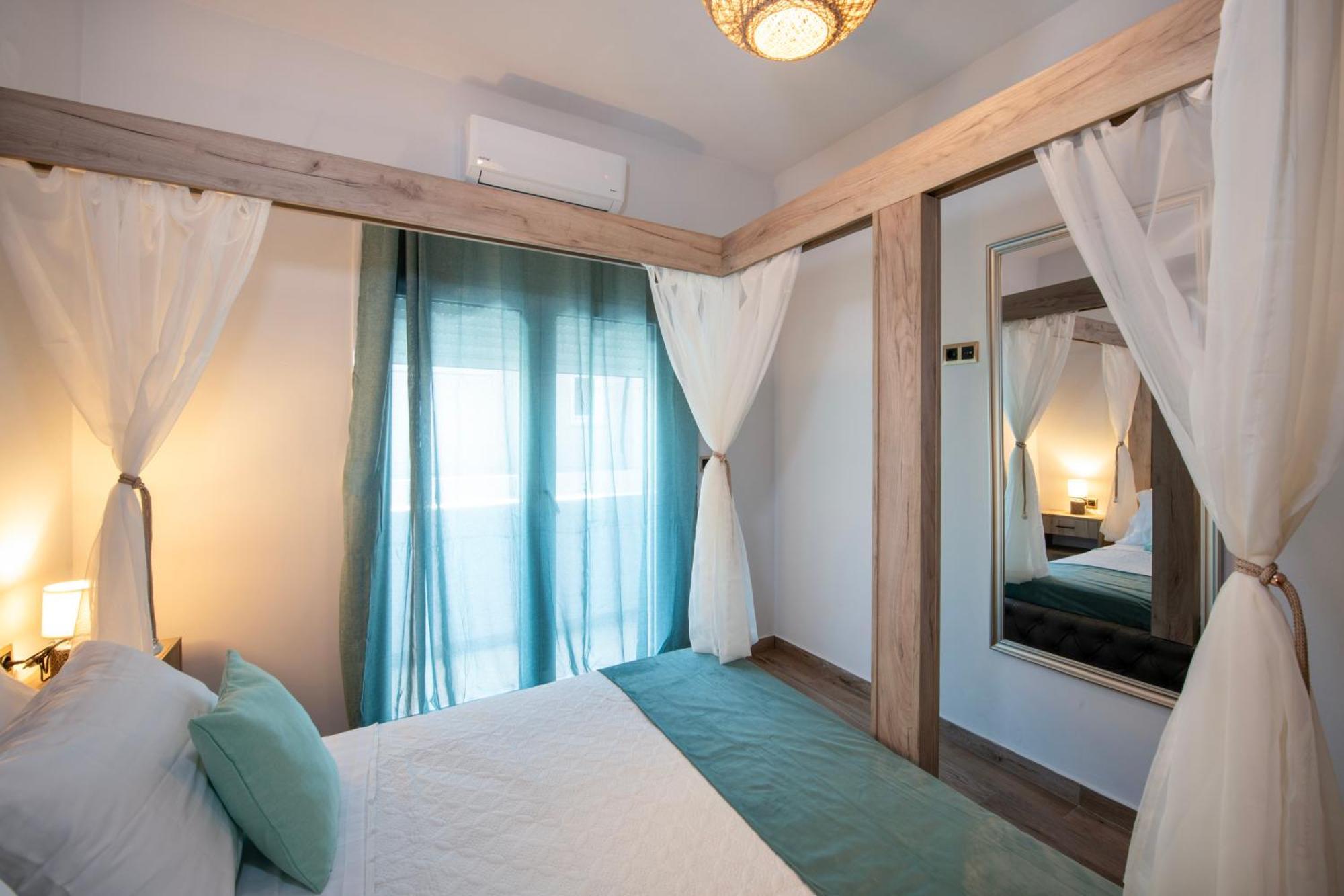 7Thheaven Luxury Aprts Apartman Hriszí Aktí Haniá Kültér fotó