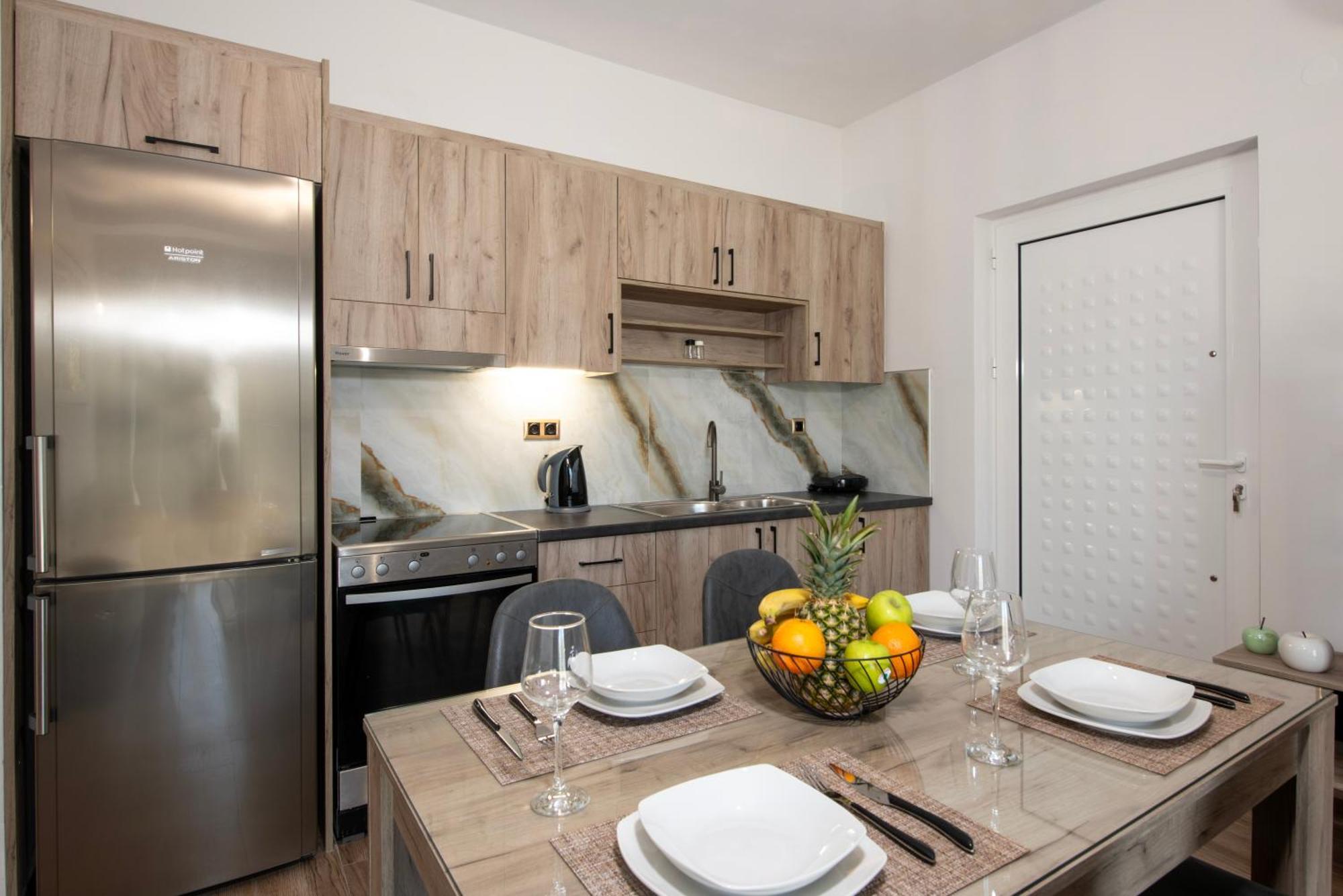 7Thheaven Luxury Aprts Apartman Hriszí Aktí Haniá Kültér fotó
